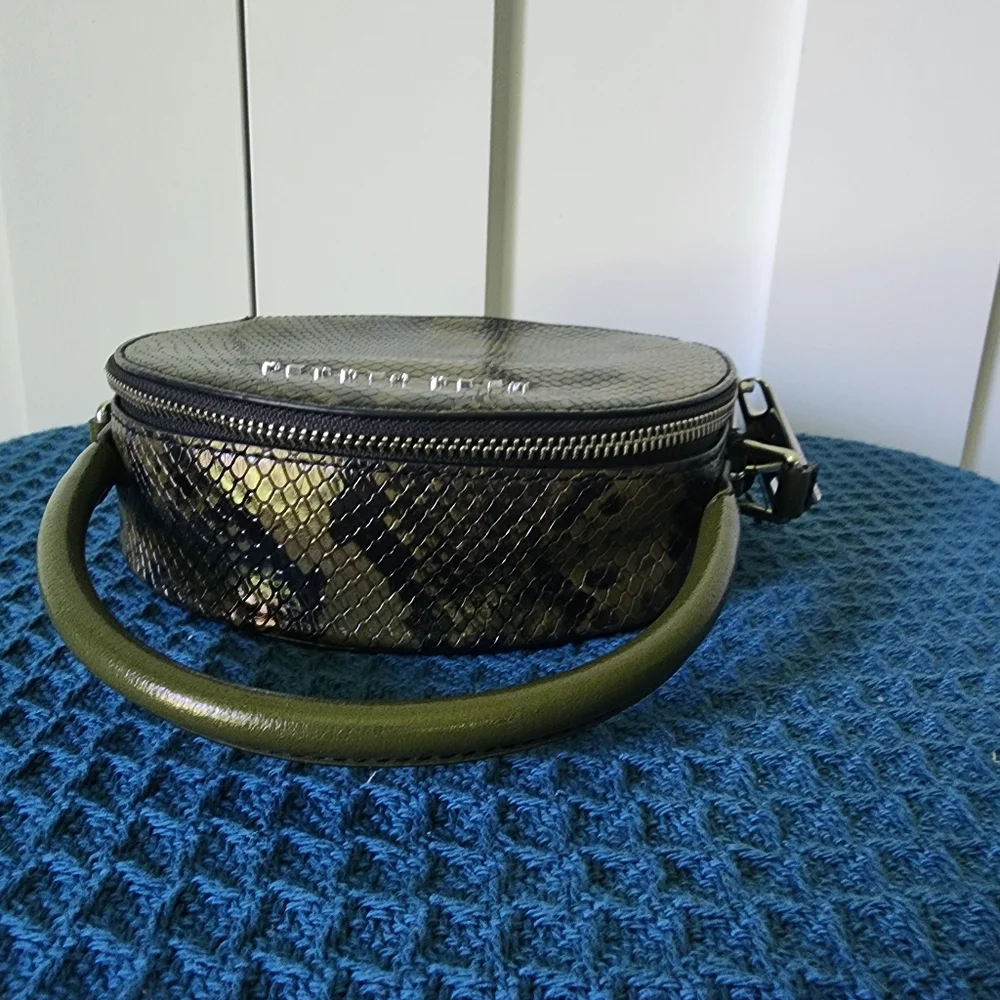 Marc Jacobs NWOT python pattern crossbody - Picture 8 of 11
